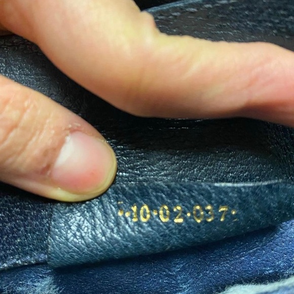 ✨SOLD✨AUTHENTIC GUCCI VINTAGE CROSSBODY BAG✨ - Picture 3 of 6